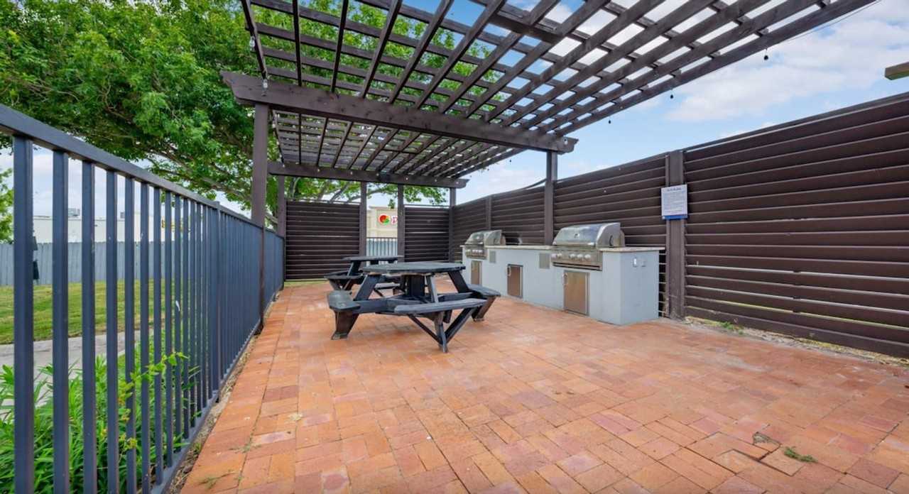 6225 Saratoga Blvd #1253042P - Photo 5 of 18