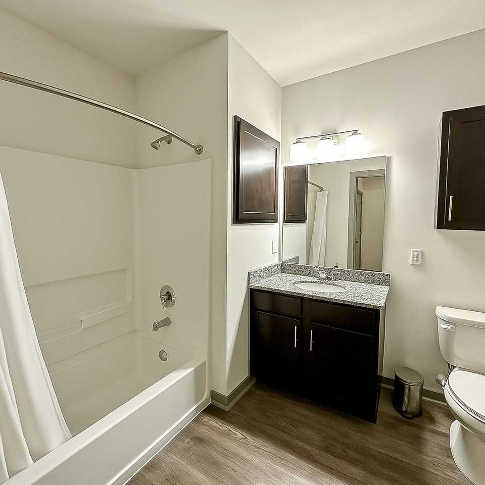 111 E 4th St #1075283P - Photo 5 of 16