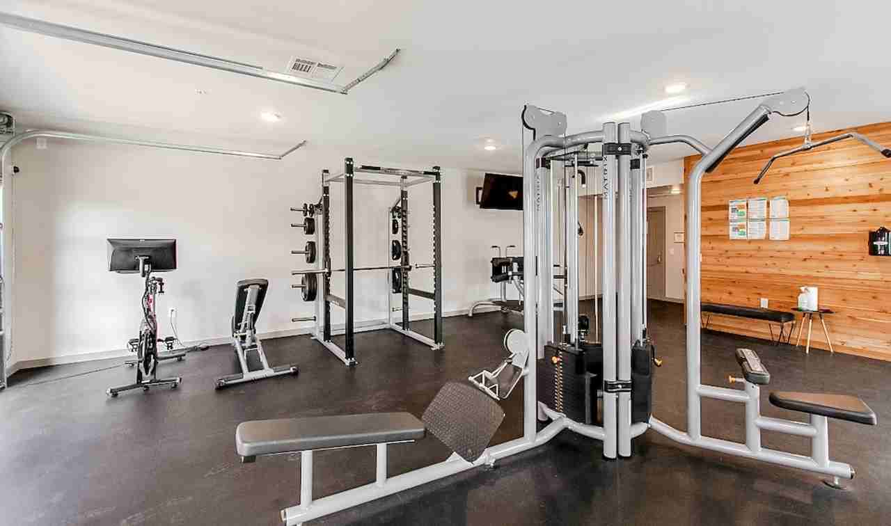 111 E 4th St #1075283P - Photo 6 of 16