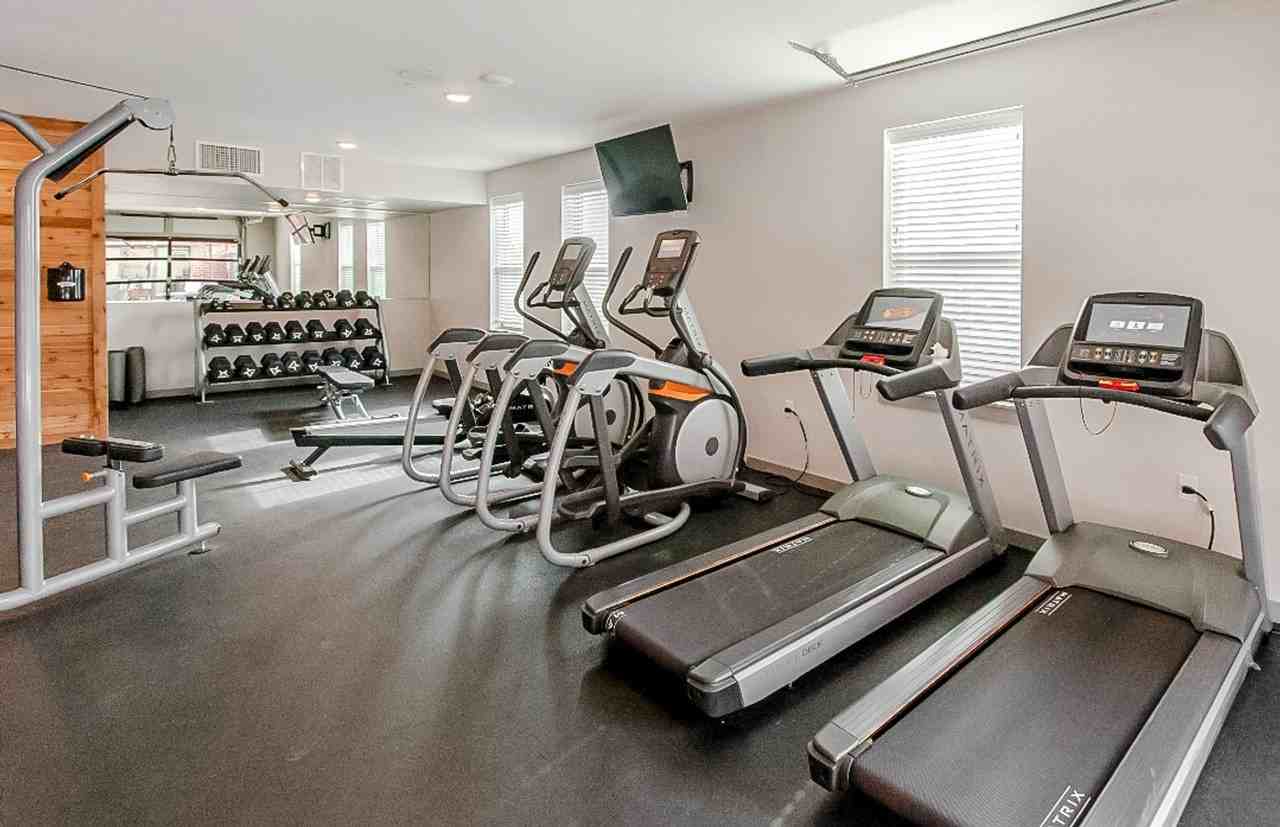 111 E 4th St #1075283P - Photo 7 of 16