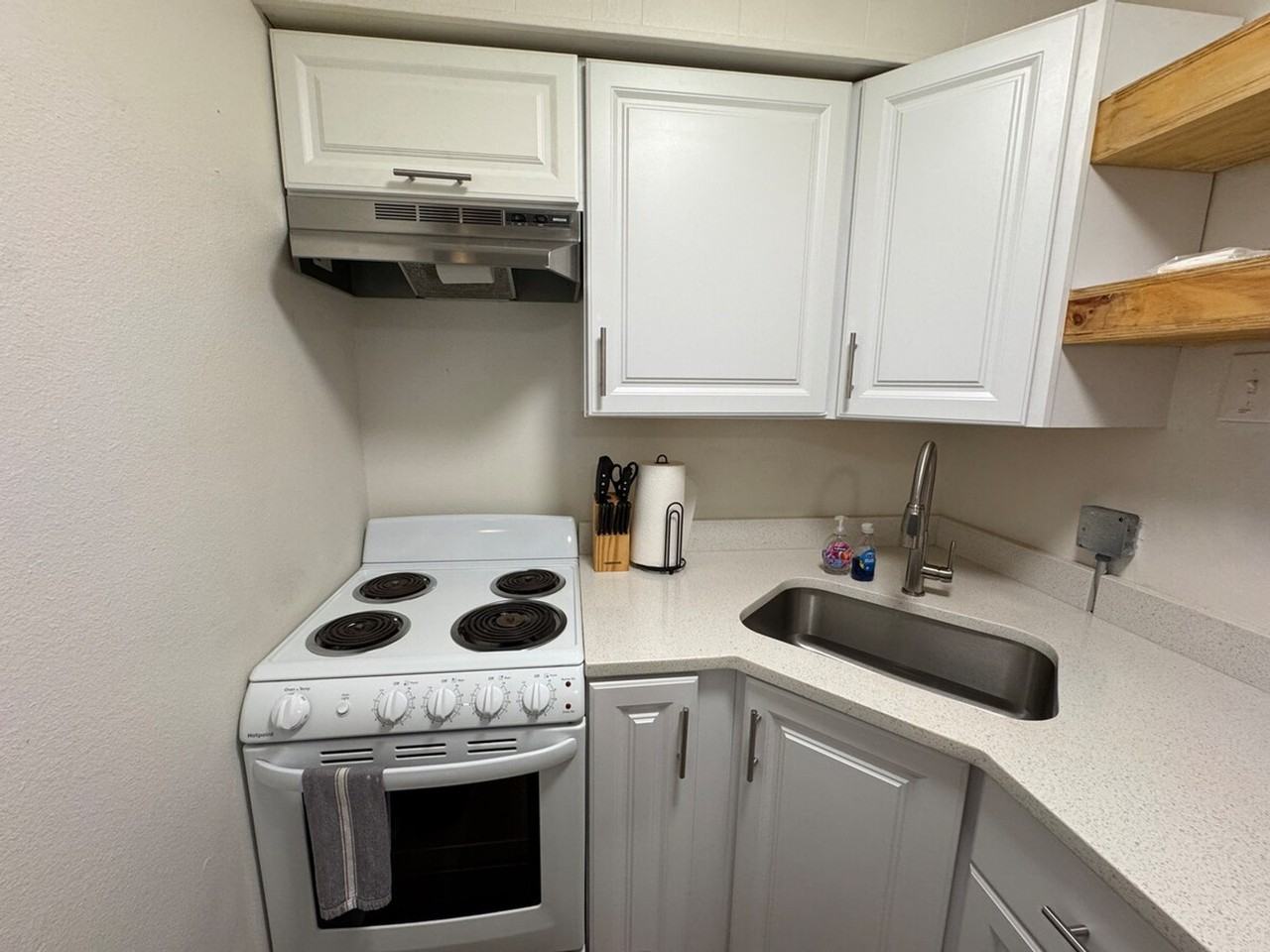 806 S Elm St #1296536P - Photo 6 of 17