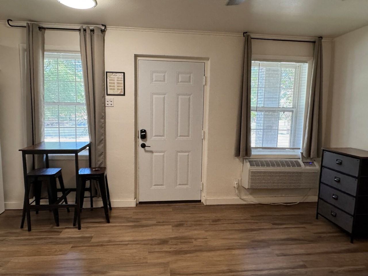 806 S Elm St #1296536P - Photo 7 of 17