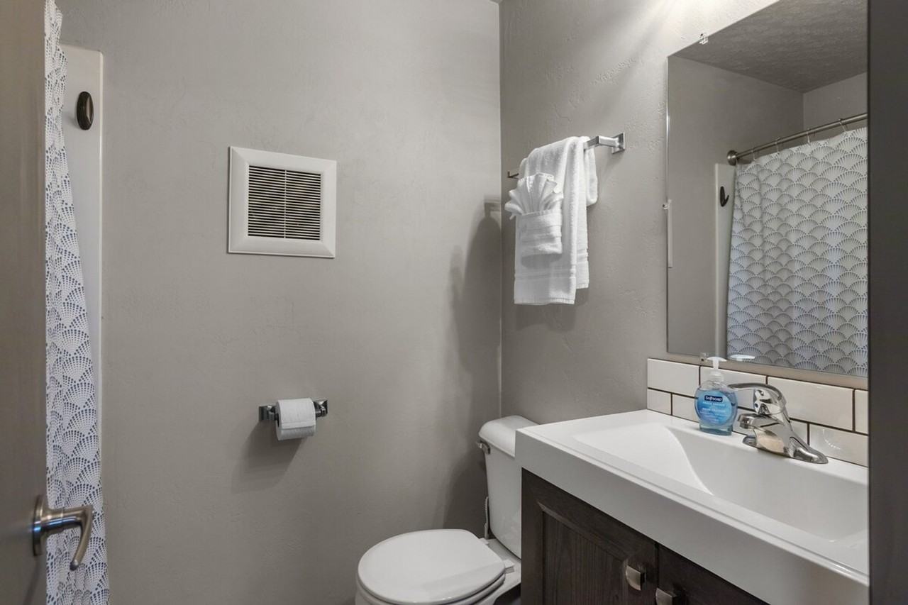 1800 E Northland Ave #1296543P - Photo 5 of 27