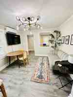 featured image of 1B Christopher St