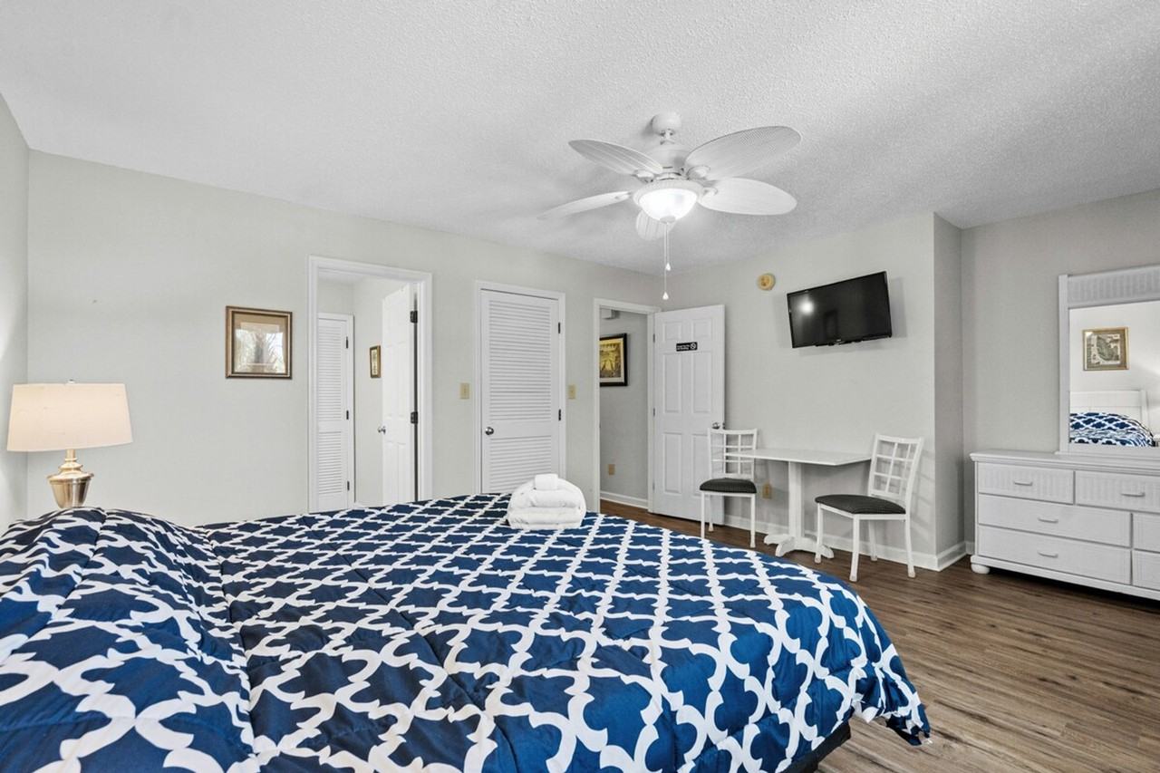 216 Double Eagle Dr #1329043P - Photo 7 of 40