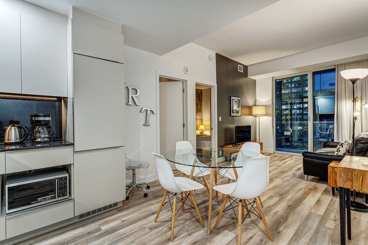 2061 Rue Stanley #1353845P - Photo 2 of 6