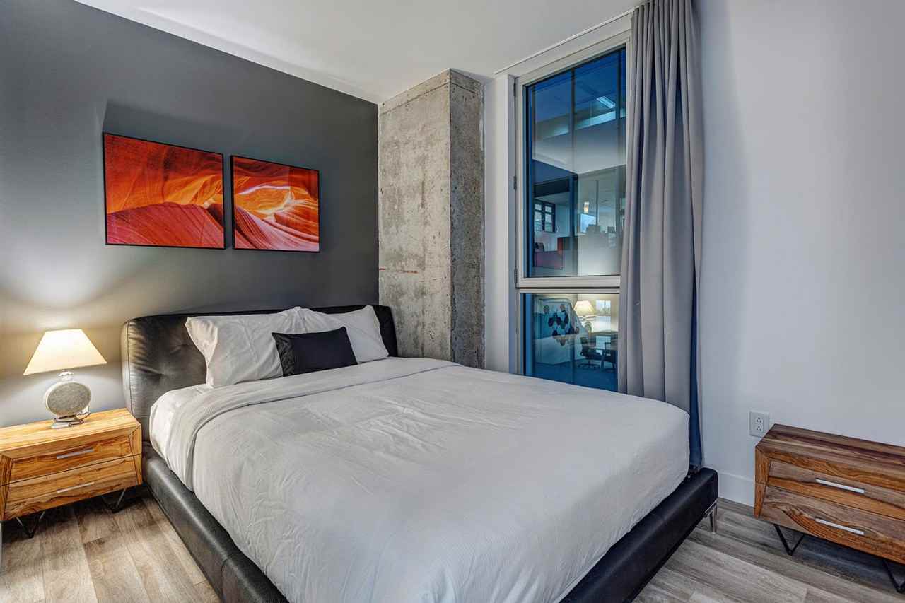 2061 Rue Stanley #1353845P - Photo 5 of 6