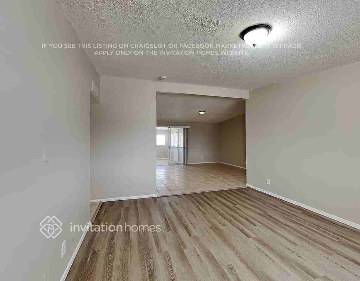 8831 N 37th Dr - Photo 4 of 21