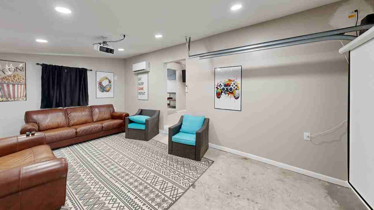 9 Birch Dr #1380186P - Photo 3 of 50