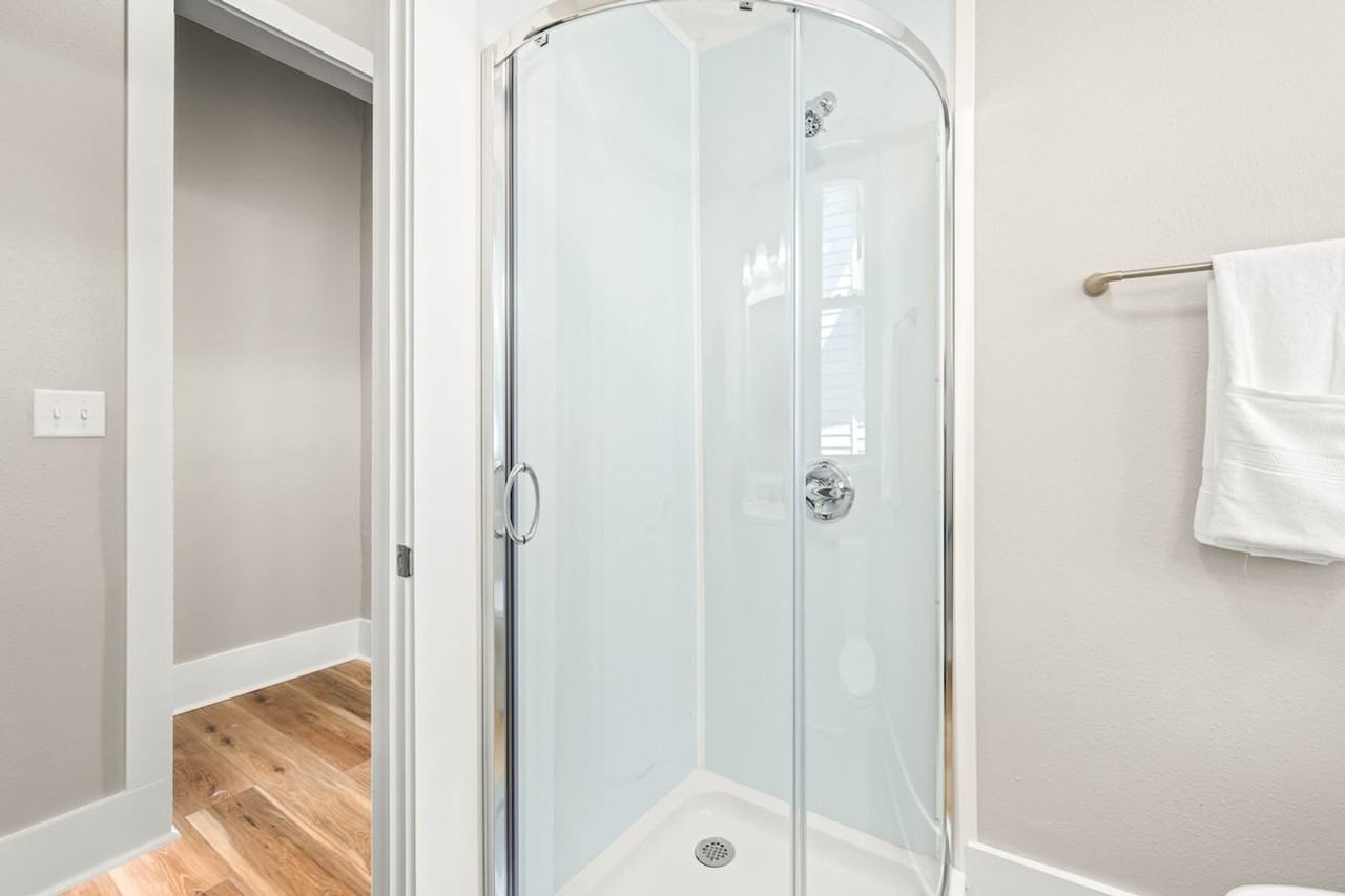 639 Maple Street - Photo 4 of 52