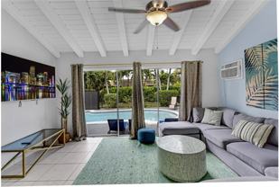 425 Ne 105th St - Photo 1 of 1