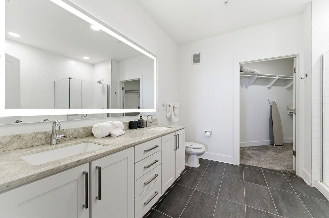 220 Bill Kennedy Way Se #1460017P - Photo 2 of 18