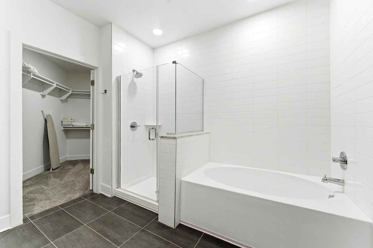 220 Bill Kennedy Way Se #1460017P - Photo 5 of 18