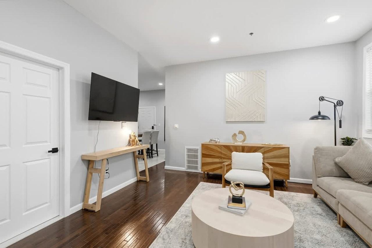 41 Vroom St #1470339P - Photo 5 of 38