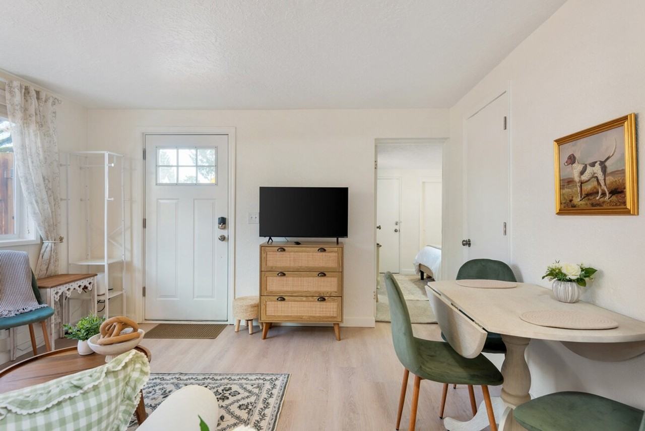 838 Se Tacoma St #1471544P - Photo 2 of 33