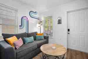 featured image of 1911 Government St