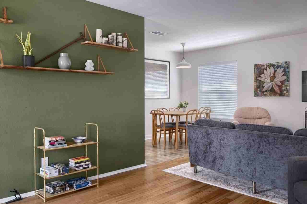 2806 Rae Dell Ave #1495899P - Photo 3 of 23