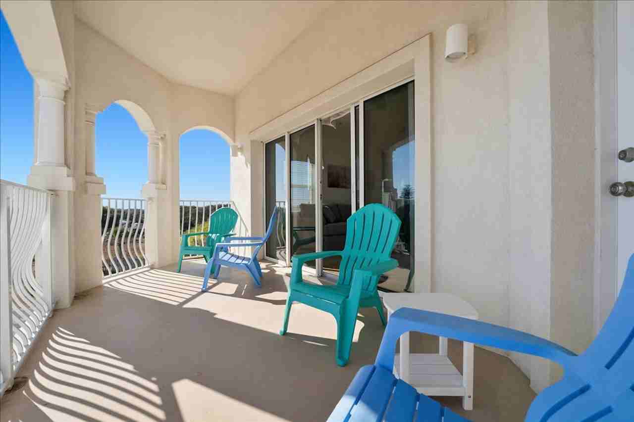 264 Gibraltar Ct #1509623P - Photo 4 of 44