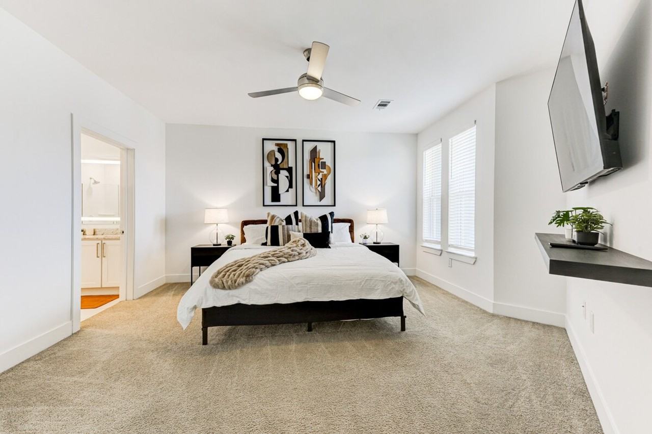 975 Memorial Dr Se #1511234P - Photo 2 of 28