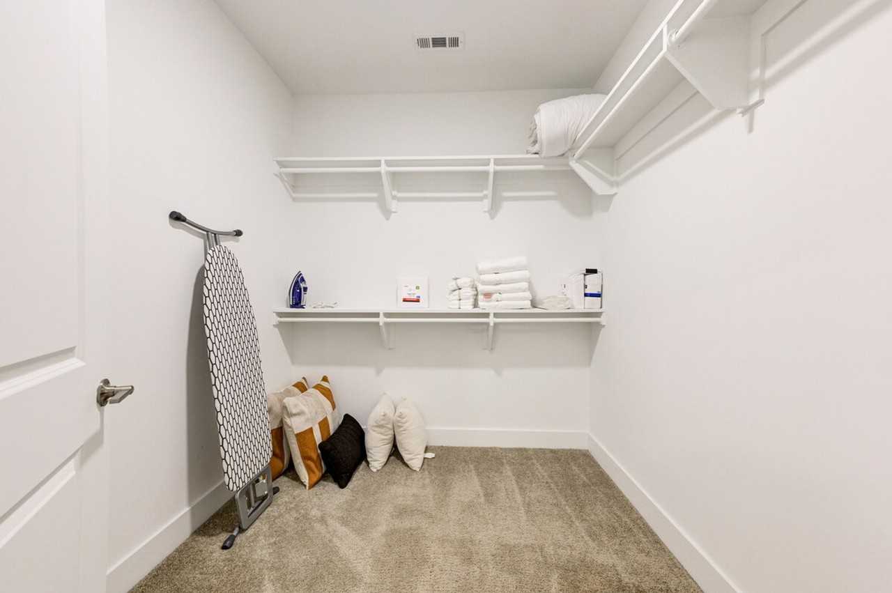 975 Memorial Dr Se #1511234P - Photo 3 of 28