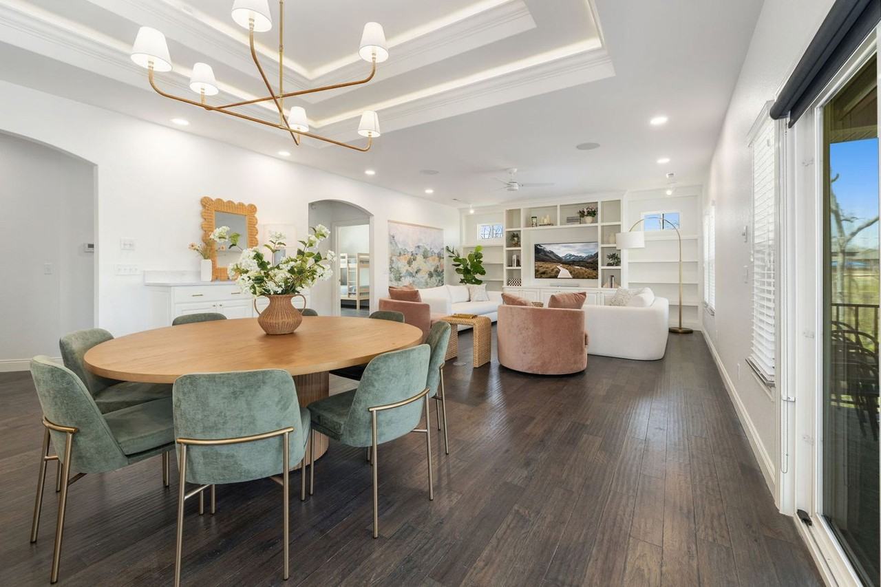 802 Nw D St #1514364P - Photo 2 of 42