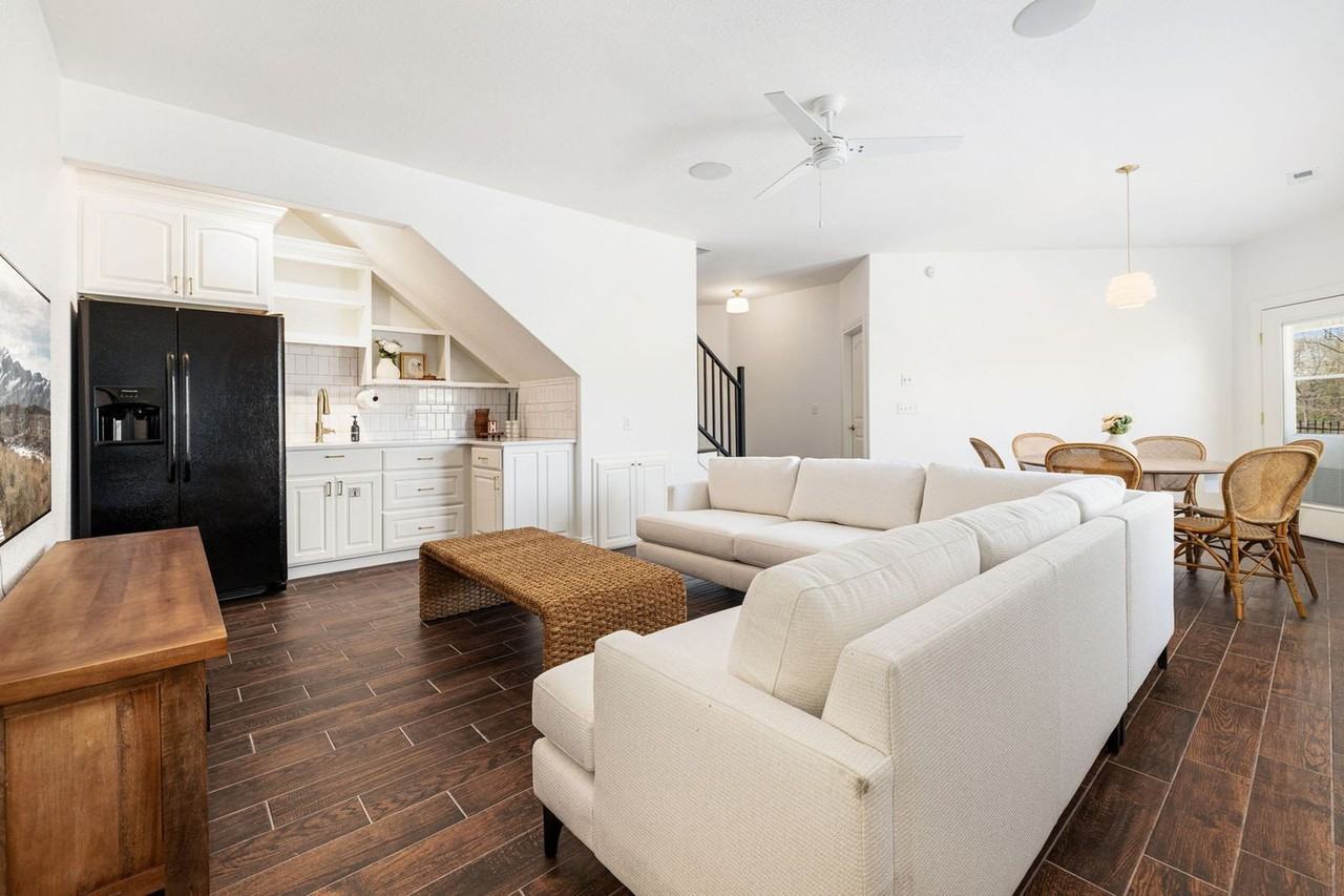 802 Nw D St #1514364P - Photo 5 of 42