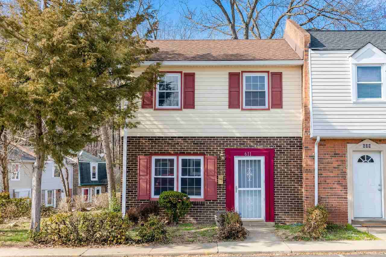 611 Denton Cir - Photo 2 of 13