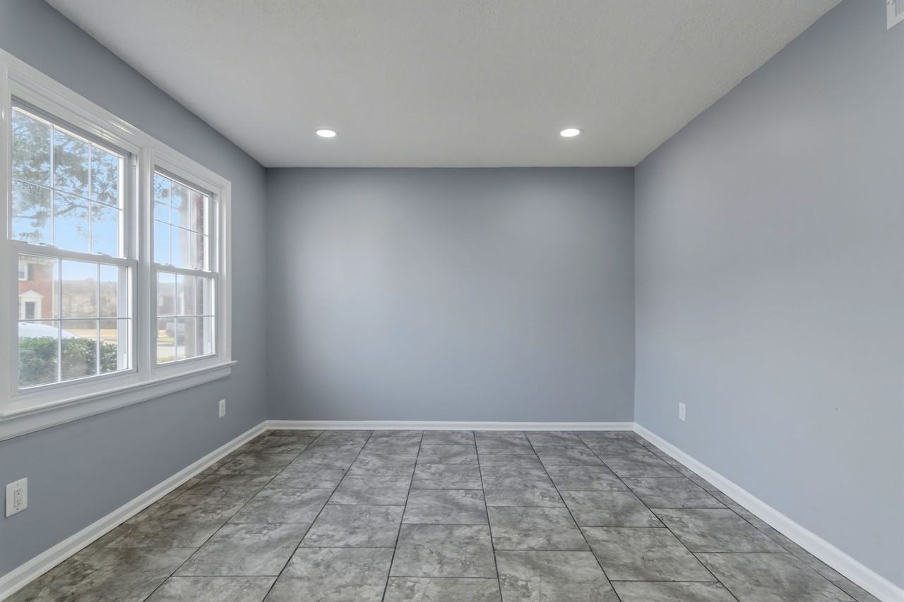 611 Denton Cir - Photo 4 of 13