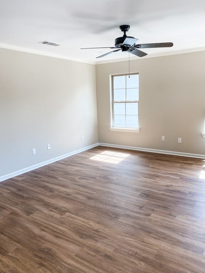 9013 Fox Creek Dr #A - Photo 3 of 8