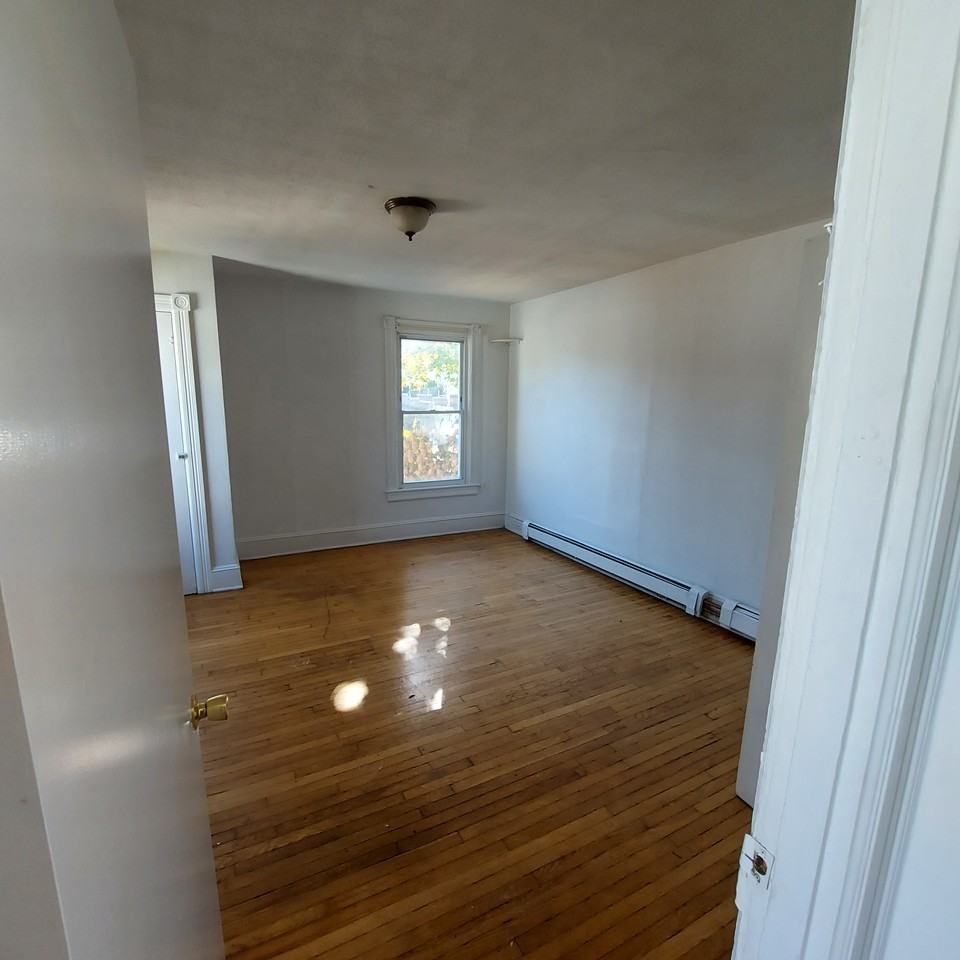 138 Bullman St #138B - Photo 3 of 10