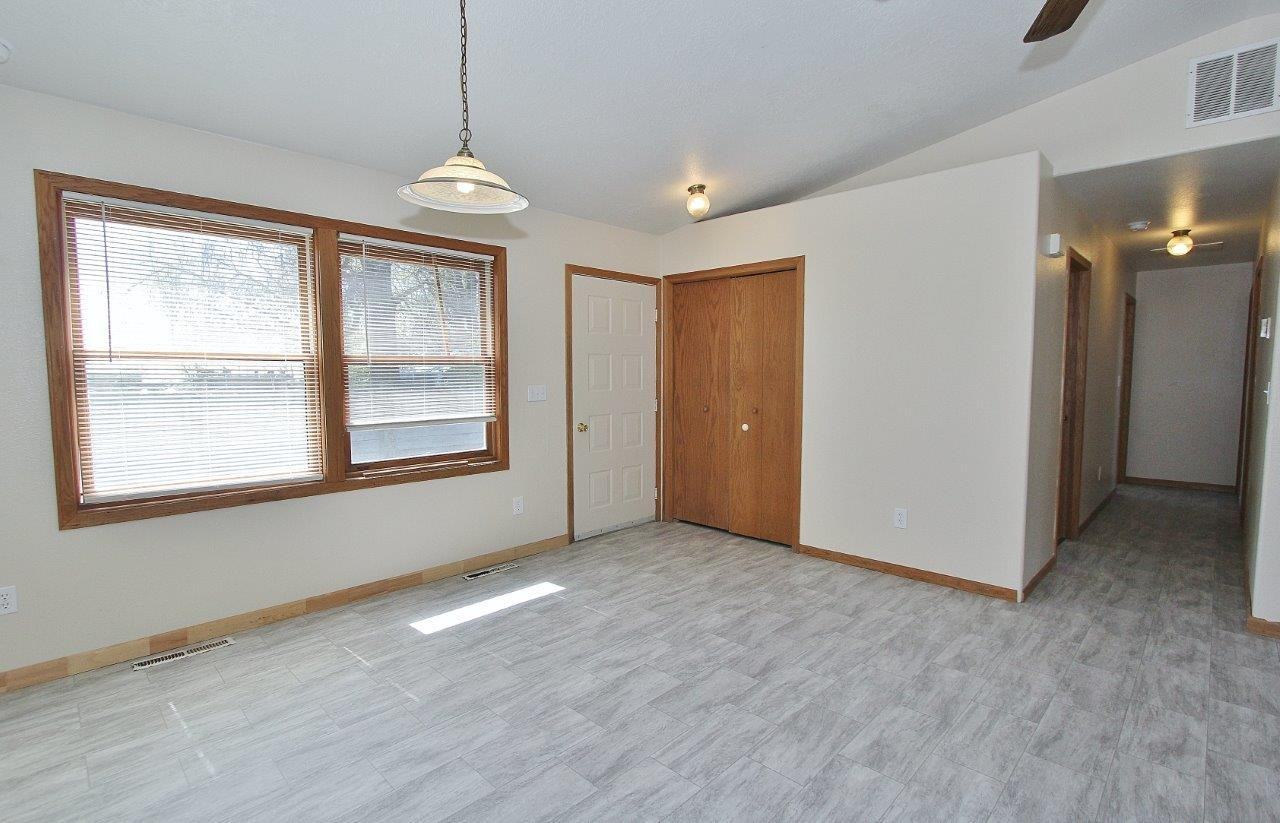 1020 S Hayes Ave #B - Photo 4 of 23