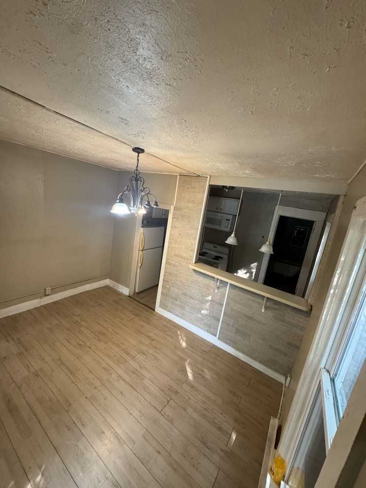 451 5th St #1 - Photo 2 of 5