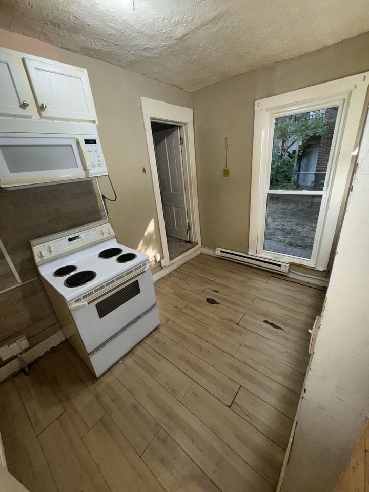 451 5th St #1 - Photo 4 of 5