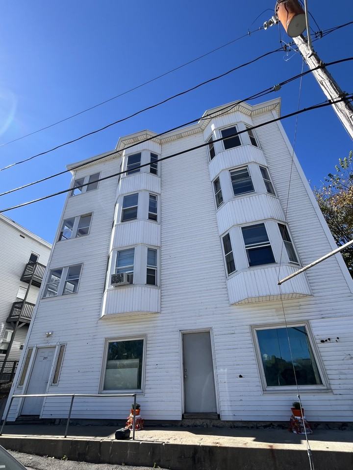 205 Cumberland St #2R - Photo 3 of 10