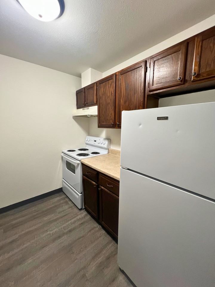 1510 E Gateway Cir S #106 - Photo 2 of 8