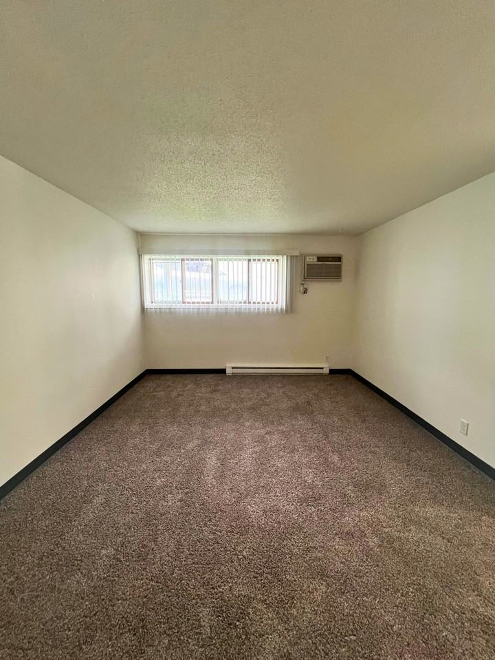 1510 E Gateway Cir S #106 - Photo 3 of 8