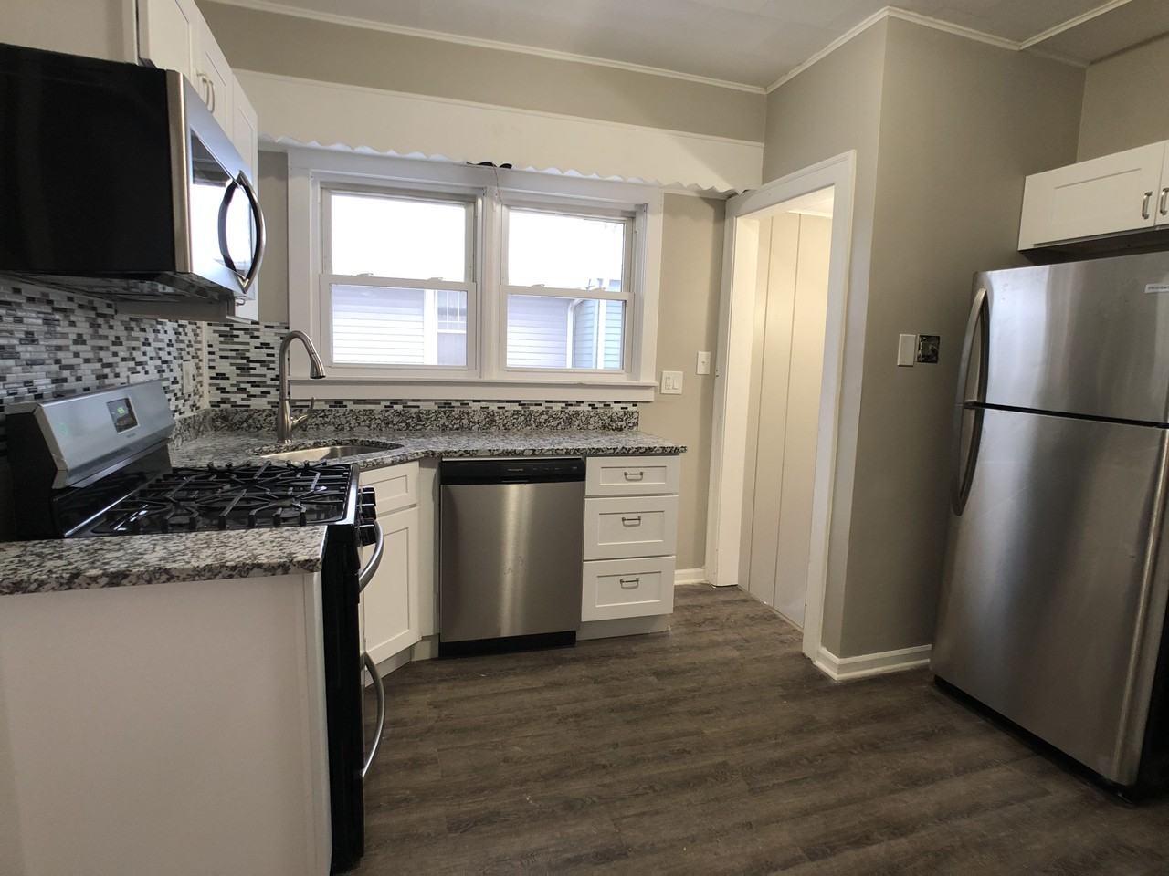 3217 Ann St - Photo 4 of 13