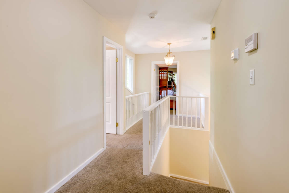 540 Kerry Lake Dr - Photo 2 of 20