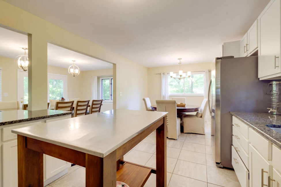 540 Kerry Lake Dr - Photo 5 of 20
