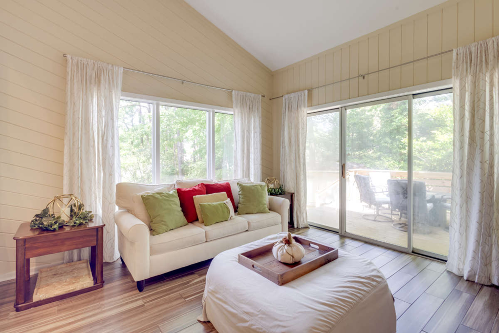 540 Kerry Lake Dr - Photo 7 of 20