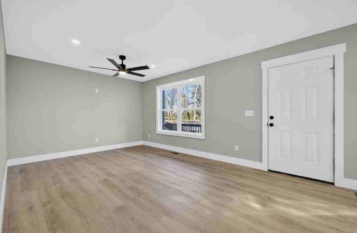 710 Curry St Nw #1 - Photo 3 of 7