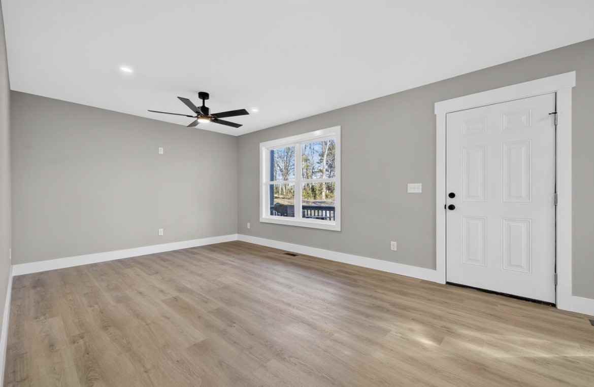 710 Curry St Nw #2 - Photo 3 of 7