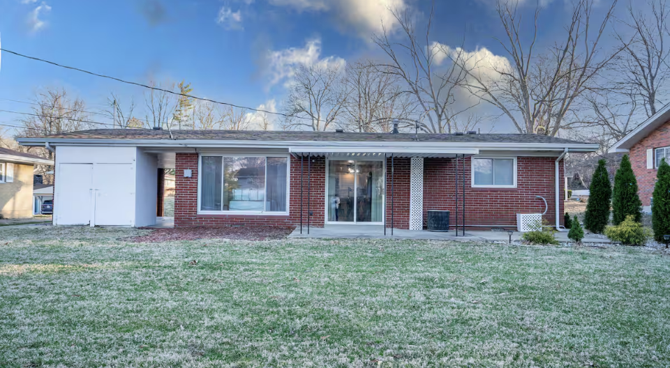 213 Columbus Dr - Photo 3 of 20