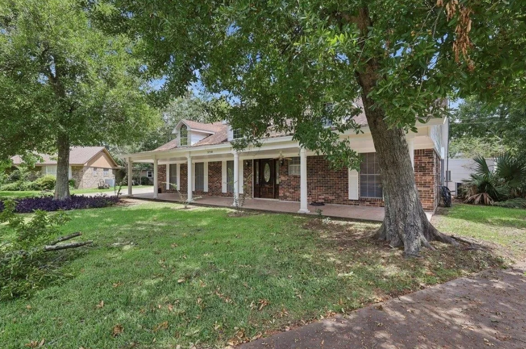 5710 Glasgow Ln - Photo 2 of 37