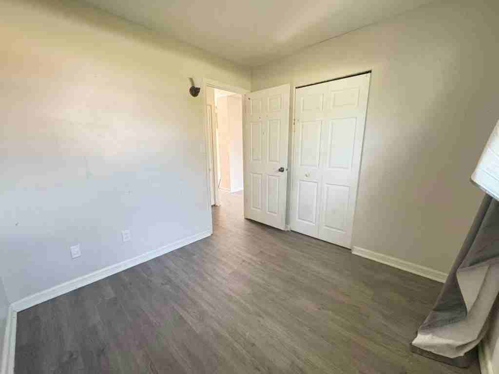 7507 Edenroc Ln - Photo 4 of 9