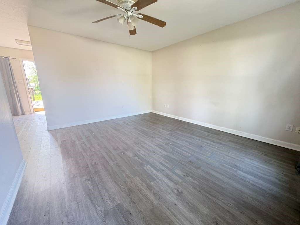 7507 Edenroc Ln - Photo 6 of 9