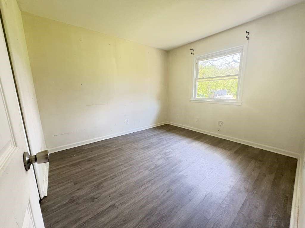 7507 Edenroc Ln - Photo 7 of 9