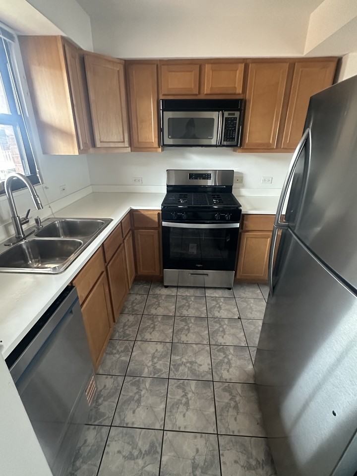 2400 Dewes St #K2 - Photo 6 of 7