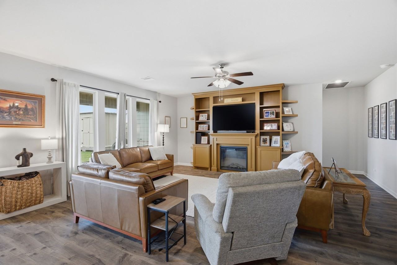 4608 W Ridge Rd - Photo 2 of 6