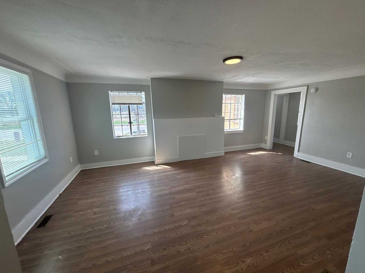 15065 Gilchrist St - Photo 4 of 7